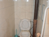 wc v podkroví